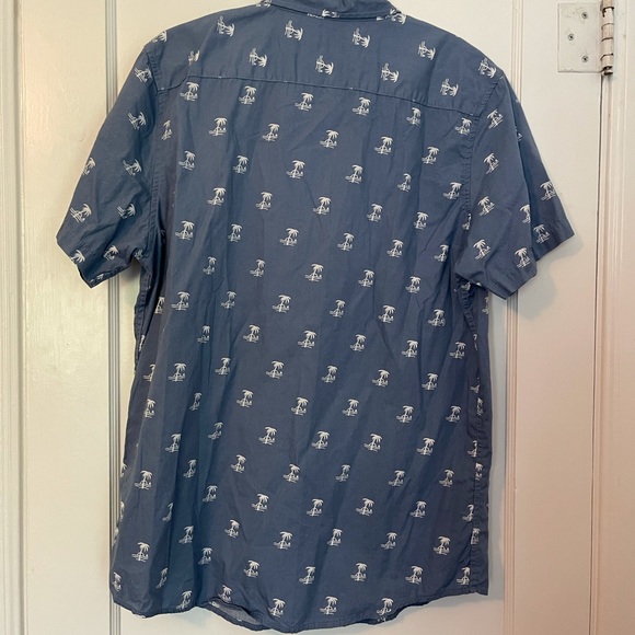 Blue Palm Vacation Button Down - Picture 4 of 4